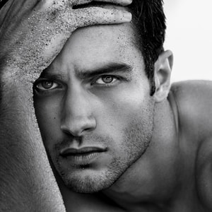 Giorgio armani acqua di gio model store