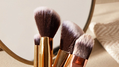 Pinceau maquillage : comment bien les nettoyer ?